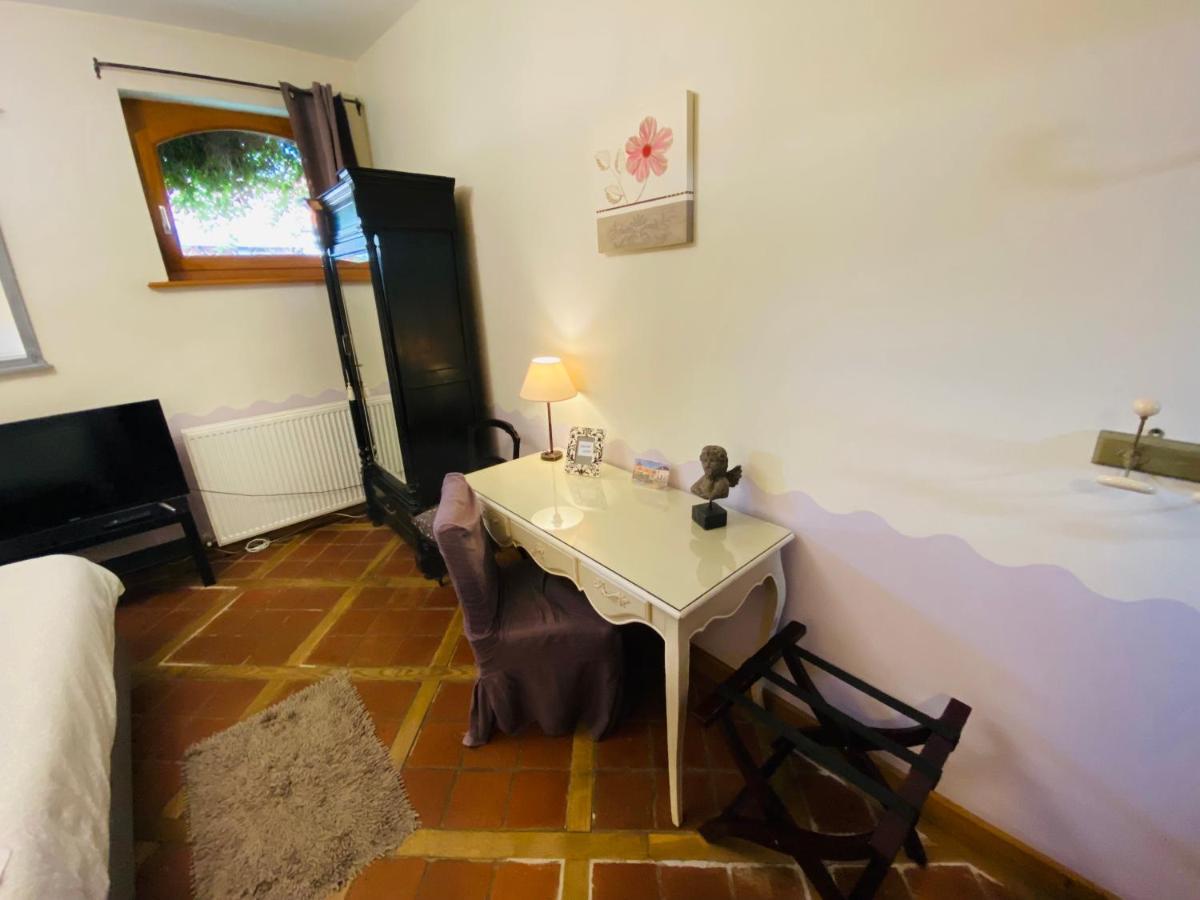 Ferme De Montecouvez Acomodação com café da manhã Crèvecoeur-sur-lʼEscaut Exterior foto