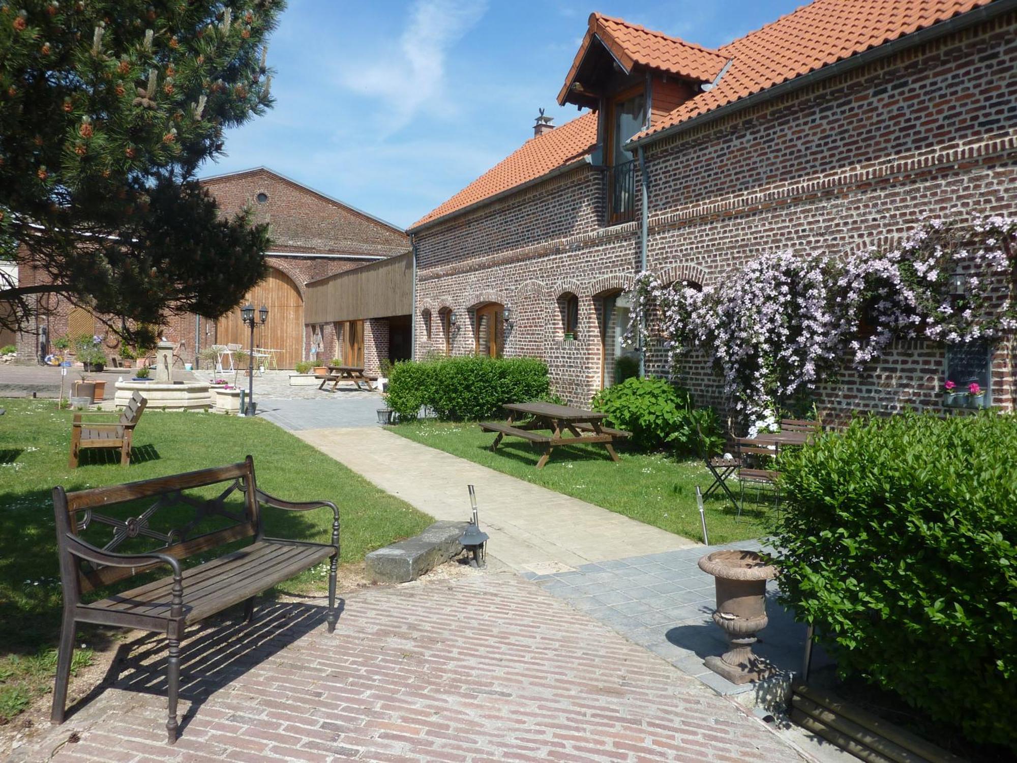 Ferme De Montecouvez Acomodação com café da manhã Crèvecoeur-sur-lʼEscaut Exterior foto