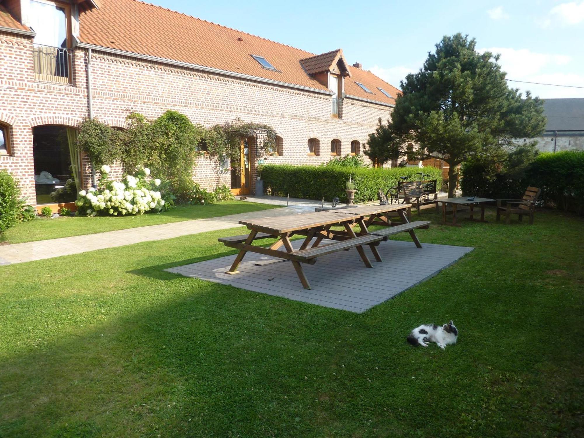 Ferme De Montecouvez Acomodação com café da manhã Crèvecoeur-sur-lʼEscaut Exterior foto